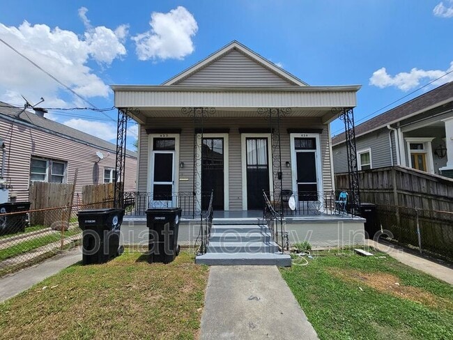 property at 422 S Salcedo St