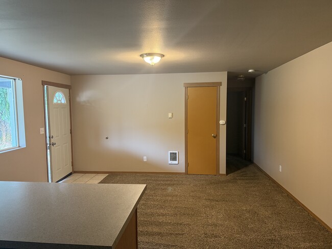 609 California Ave in Shelton, WA - Building Photo - Building Photo