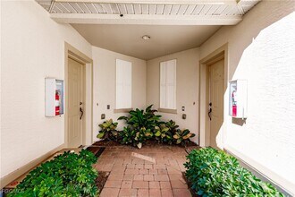 3011 Meandering Way in Ft. Myers, FL - Building Photo - Building Photo