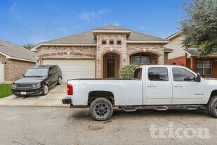 5626 Cross Pond in San Antonio, TX - Building Photo