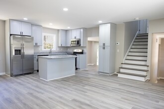 2211 Greenoaks Rd in Columbia, SC - Building Photo - Building Photo