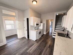 109 S 13th St in Belleville, IL - Building Photo - Building Photo