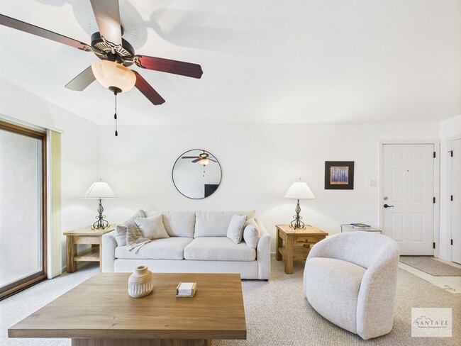 601 W San Mateo Rd in Santa Fe, NM - Building Photo - Building Photo