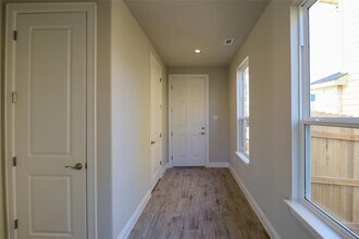 124 Free Stone Dr in Andice, TX - Building Photo - Building Photo