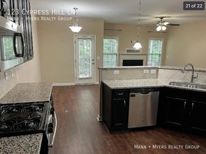 123 Cypress Hill Ln in Holly Springs, NC - Building Photo - Building Photo