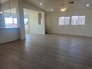 9517 E Navajo Dr in Sun Lakes, AZ - Building Photo - Building Photo