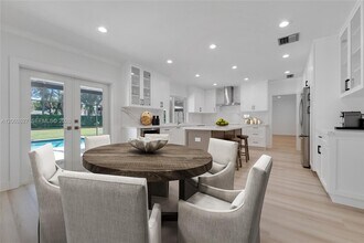 11401 SW 67th Ave in Miami, FL - Building Photo - Building Photo