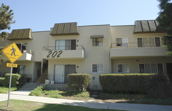 202 S Del Mar Ave. H in San Gabriel, CA - Foto de edificio - Building Photo