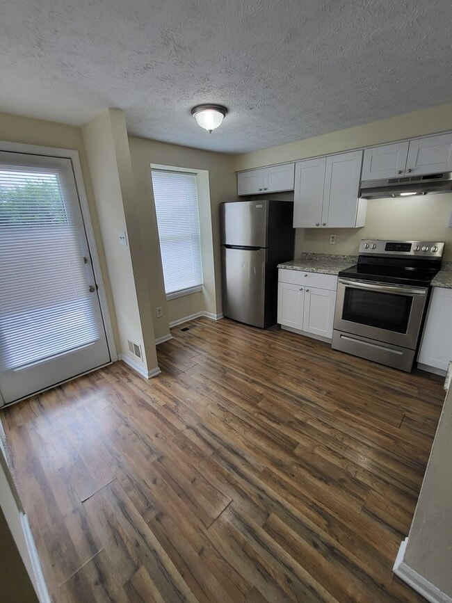 property at 1324 E Spring Meadow Ct