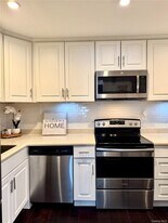 634 Fox Run Ln in Carmel, NY - Building Photo