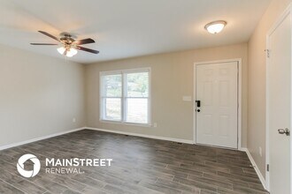 500 Fallingswood Ct in Charlotte, NC - Foto de edificio - Building Photo