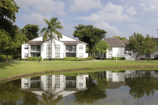 Centro at Davie Apartments in Davie, FL - Building Photo