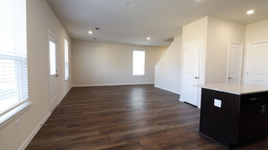 11746 Gln Mountain Dr in Tomball, TX - Building Photo - Building Photo