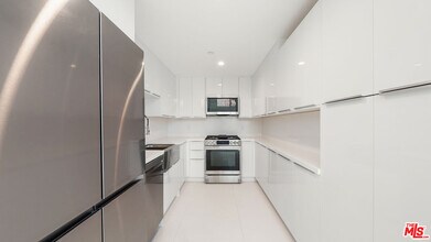 621 Kings Rd in West Hollywood, CA - Building Photo - Building Photo