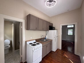 114 NE Tuscawilla Ave in Ocala, FL - Foto de edificio - Building Photo