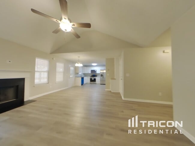 4461 White Rd in Douglasville, GA - Foto de edificio - Building Photo