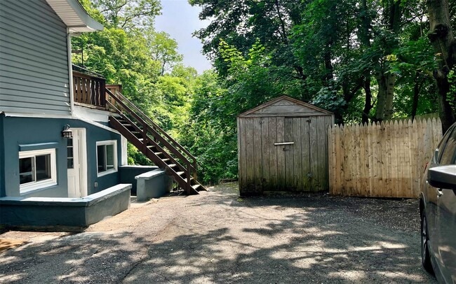 376 Saw Mill River Rd in Millwood, NY - Building Photo - Building Photo