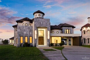 45 Travis St in Mission, TX - Building Photo