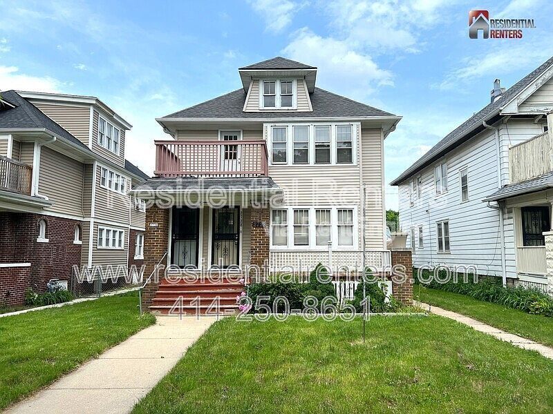 2728 N 47th St in Milwaukee, WI - Building Photo