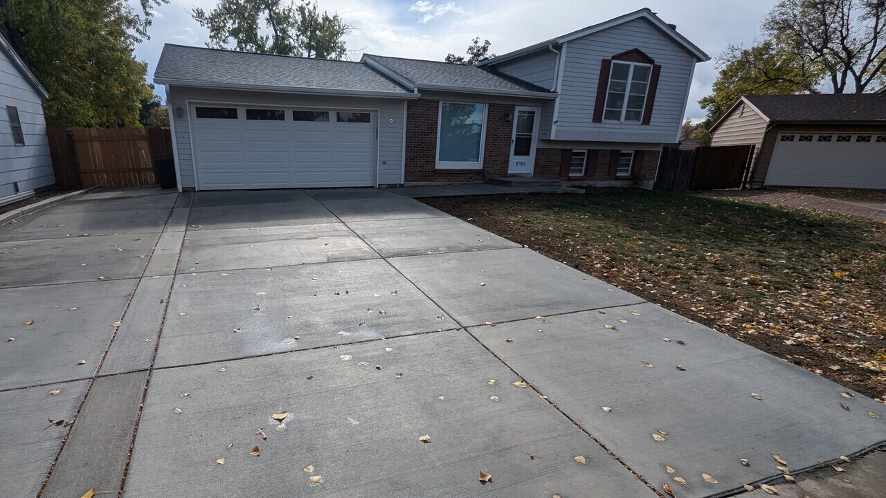 8784 W 95th Ave in Westminster, CO - Building Photo
