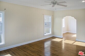 6071 1/2 Pickford St in Los Angeles, CA - Building Photo - Building Photo