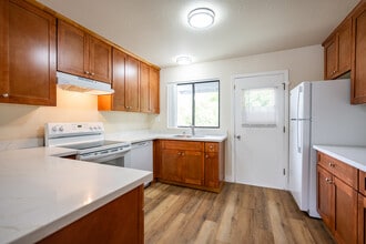5209 Old Redwood Hwy, LLC in Santa Rosa, CA - Foto de edificio - Interior Photo