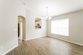 405 Pine Pointe Ct in Seffner, FL - Building Photo - Building Photo