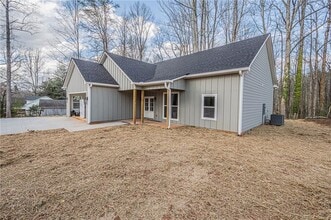 635 Cane Creek Valley Rd in Dahlonega, GA - Building Photo - Building Photo