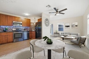 2000 NE 18th St in Fort Lauderdale, FL - Building Photo