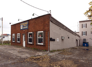 3030-3032 Southeastern Ave in Indianapolis, IN - Building Photo - Building Photo