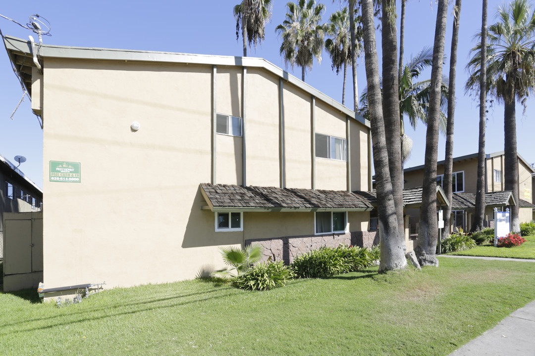 Hawaii Kai Apartments in Stanton, CA - Building Photo