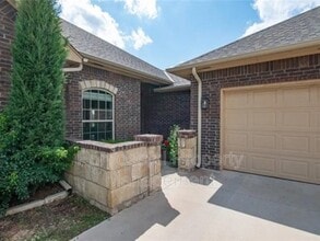 12037 Ashford Dr in Yukon, OK - Building Photo - Building Photo