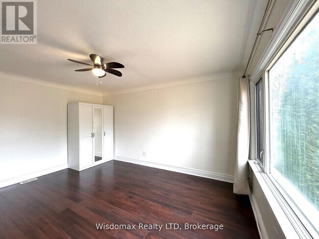 6481 Erwin Crescent in Niagara Falls, ON - Building Photo - Building Photo