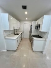 1921 Harding St in Hollywood, FL - Building Photo - Building Photo