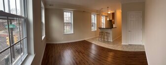 340 Lombard St, Unit Floor 2 in Philadelphia, PA - Building Photo