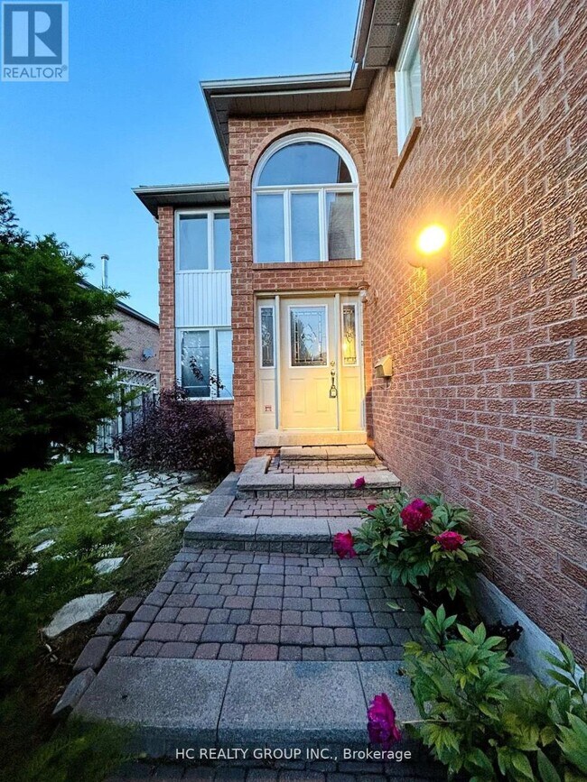 property at 33 Westmoreland Ct