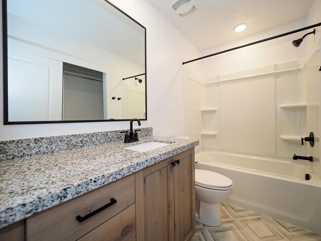 4208 W Coral Pink Ct in Riverton, UT - Building Photo - Building Photo