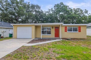 2955 Bay View Dr in Safety Harbor, FL - Building Photo