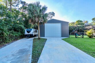 16887 97th Way N in Jupiter, FL - Foto de edificio - Building Photo