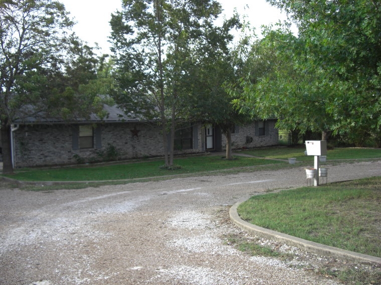 Meridian Valley Apartments in Meridian, TX - Building Photo