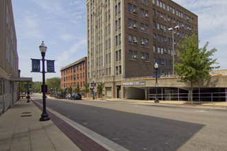 Center City Apartments in Elgin, IL - Building Photo - Building Photo