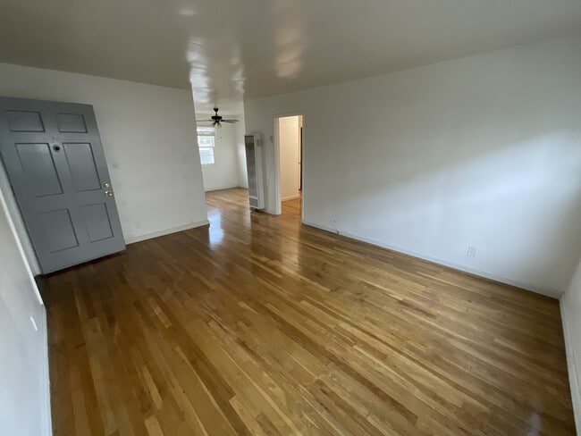 2475 Silver Lake Blvd in Los Angeles, CA - Building Photo - Building Photo