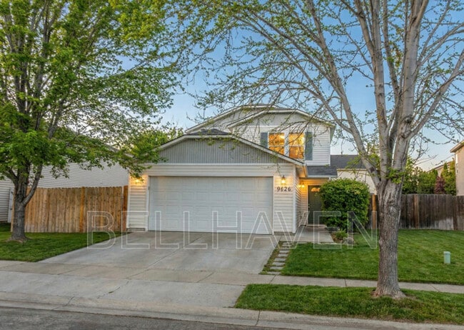 9626 W Rustica Dr in Boise, ID - Foto de edificio - Building Photo