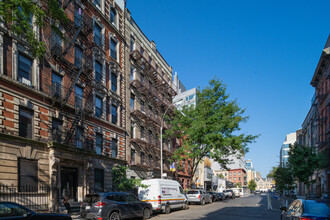 214 East 11th Street in New York, NY - Building Photo - Building Photo