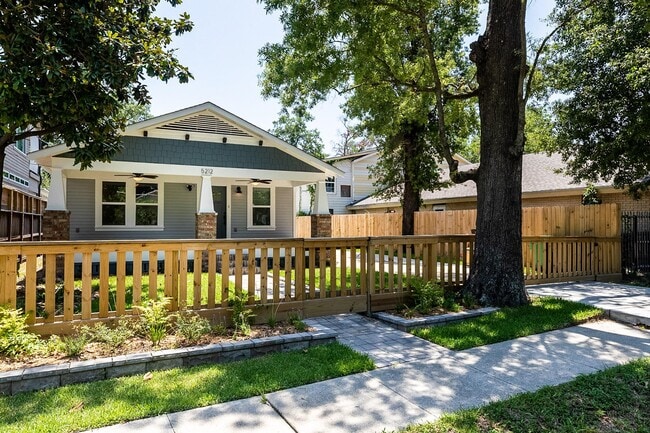 property at 5212 Noble St