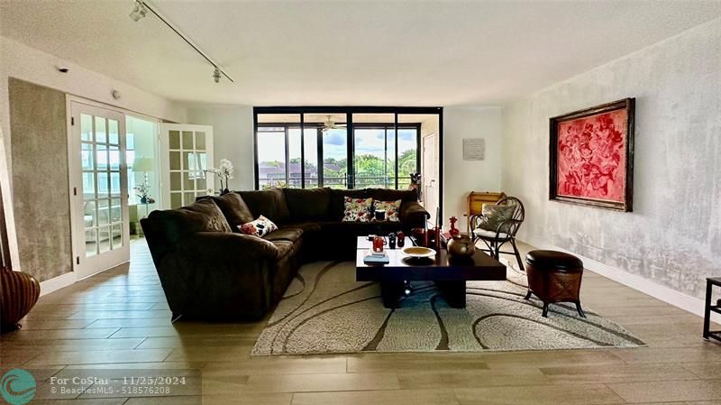 7582 Regency Lake Dr in Boca Raton, FL - Foto de edificio