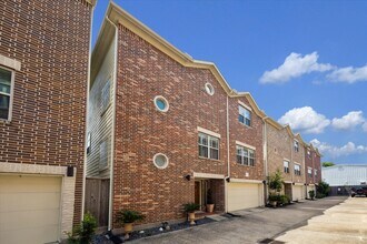 548 Westcross St in Houston, TX - Building Photo - Building Photo