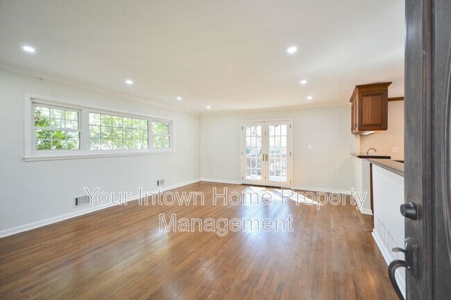 317 Eureka Dr NE in Atlanta, GA - Building Photo - Building Photo