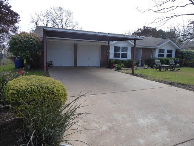 11511 N Oaks Dr in Austin, TX - Building Photo - Building Photo
