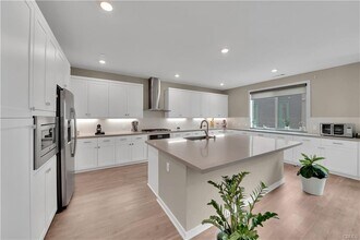 203 Bowery in Irvine, CA - Building Photo - Building Photo